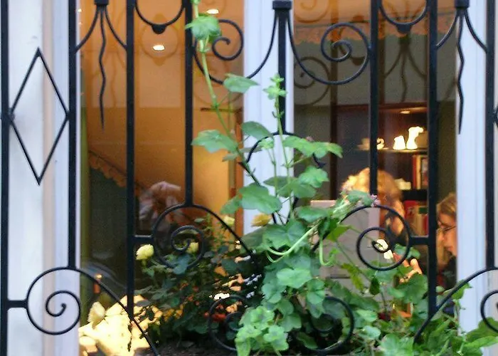 Hotel Les Jardins Du Luxembourg