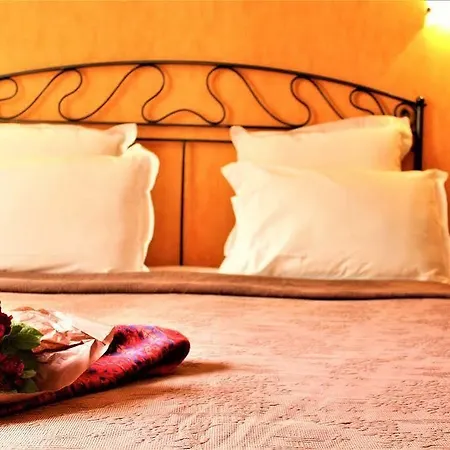 Les Jardins Du Luxembourg 4*