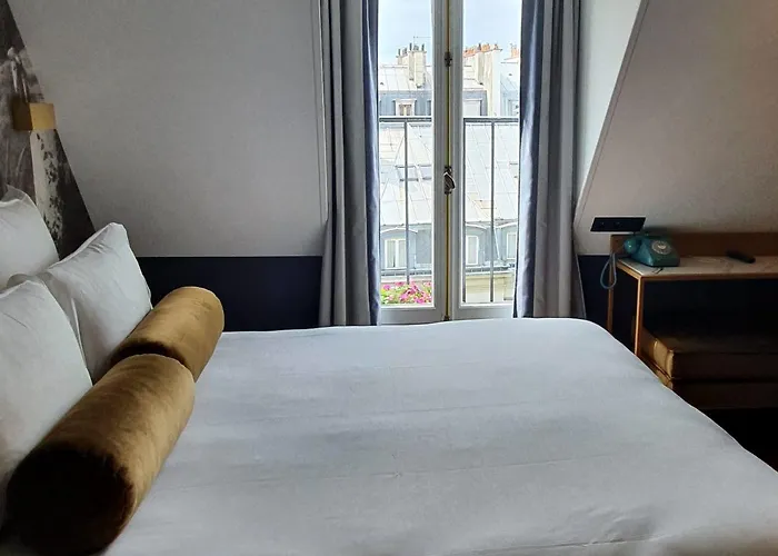 Les Jardins Du Luxembourg Hotel 4*