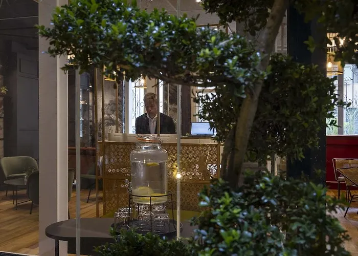 Les Jardins Du Luxembourg 4*