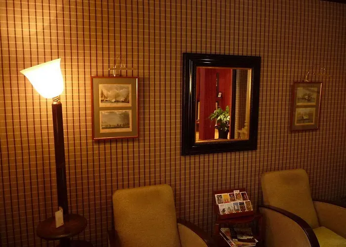 Les Jardins Du Luxembourg Hotel