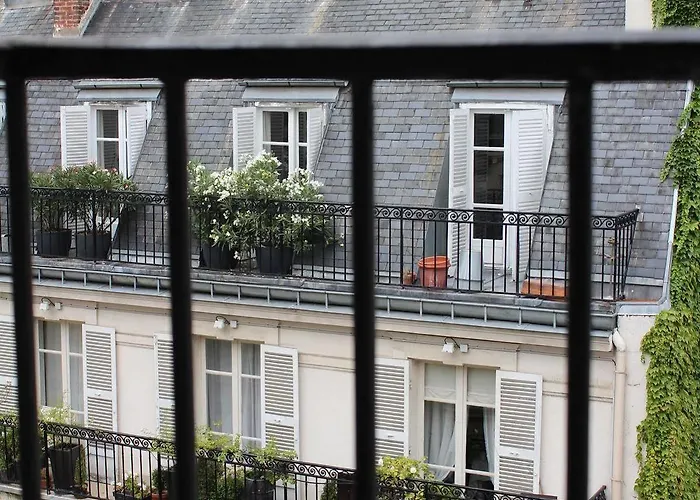 Les Jardins Du Luxembourg Hotel 4*